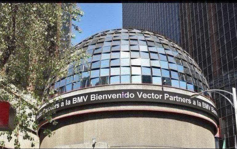 Los mercados accionarios presentan movimientos ligeramente negativos, después de validar cifras de manufacturas en China y Europa. ESPECIAL / bmv.com.mx