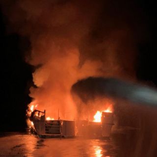 Reportan más de 30 desaparecidos tras incendio de barco en California