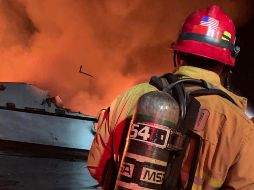 La Guardia Costera busca a otras personas que pudieron haberse puesto a salvo de las llamas. AP/Ventura County Fire Departmen