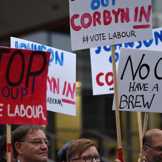 Boris Johnson urge a no bloquear "Brexit" y rechaza pedir prórroga