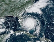 El huracán Dorian se movía este lunes muy lento hacia el este de la península de Florida. EFE/NOAA