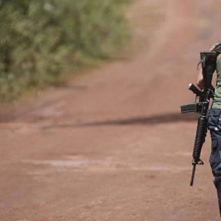 Exjefe de las FARC condena vuelta a las armas