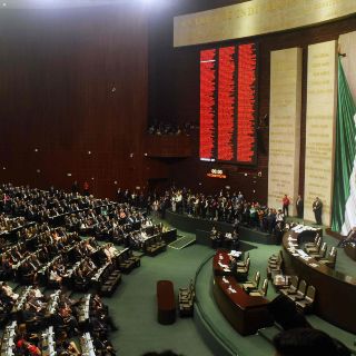 Morena va por iniciativa para regir año y medio Cámara de Diputados