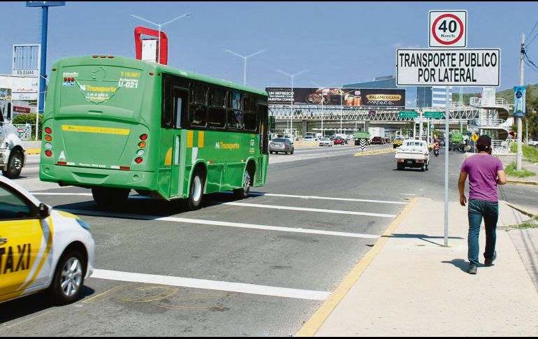 También instalaron señalización vertical y horizontal en el punto. En la imagen, el cruce de Periférico Sur y avenida Colón. ESPECIAL