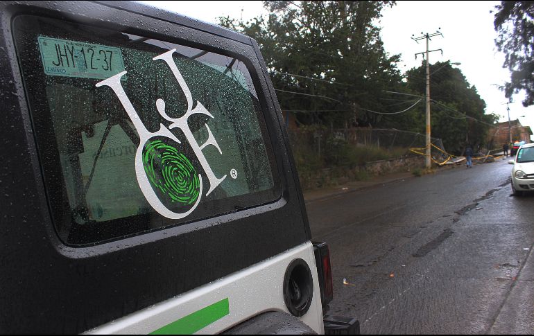 Personal del Servicio Médico Forense acude al lugar para levantar el cuerpo, a la espera de la identificación oficial. EL INFORMADOR / ARCHIVO