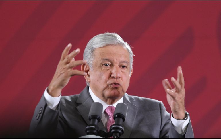López Obrador señaló que una de sus instrucciones era que antes de comprar se revisaran los almacenes, para evitar comprar lo que ya había. EFE / S. Gutiérrez