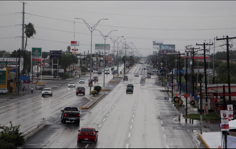Vista general este miércoles de lluvia generalizada en la ciudad de Matamoros ocasionada por la tormenta tropical. EFE