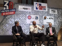En el anuncio estuvieron presentes Raúl Zárraga (I), director general de NBA México, el ex jugador Shawn Marion (C) y Alejandro Arce (D), director general de Zignia, empresa promotora de eventos. TWITTER / @NBAMEX