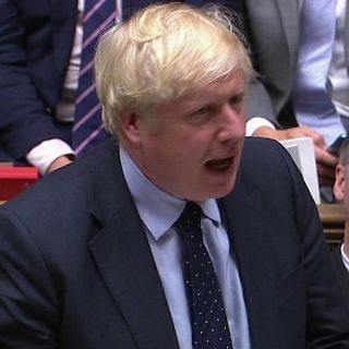 Brexit: parlamentarios británicos aprueban ley para retrasar el Brexit en caso de falta de acuerdo con la UE y Johnson propone celebrar nuevas elecciones