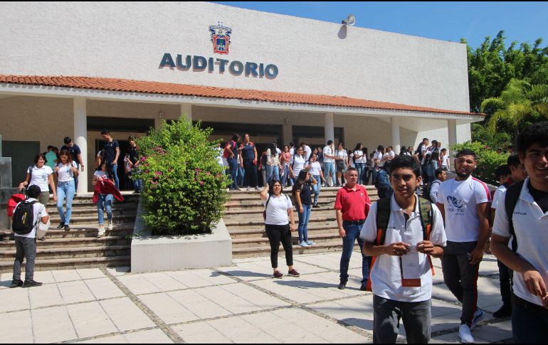 La Universidad de Guadalajara determinó que, como muestra de luto de la comunidad, se suspenderán las clases en el CUCosta este jueves 5 de septiembre. TWITTER/ @CUCosta