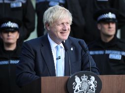 Boris Johnson da un discurso en un centro de capacitación policial en la localidad de Wakefield. AFP/D. Lawson