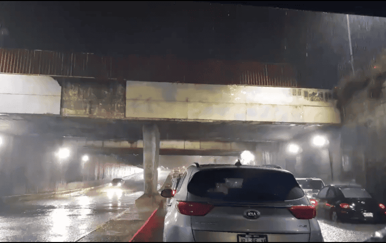 El tráfico en López Mateos de Norte Sur se encuentra detenido. TWITTER / @mep029