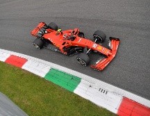 El monegasco superó por .306 segundos a Carlos Sainz Jr. y por .545 segundos a Lando Norris en un trazado húmedo que causó que varios autos salieran de la pista girando. AFP / A. Isakovic