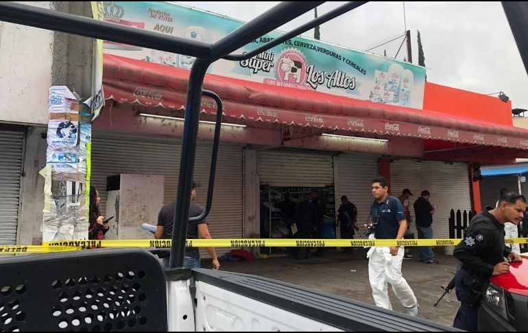 Se trató de un joven de entre 25 a 30 años, quien de acuerdo con los vecinos del lugar, era el propietario del negocio, según informó la comisaría del municipio. ESPECIAL/