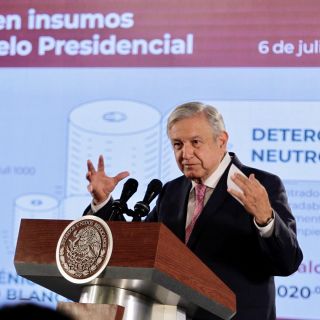 López Obrador pide que uso de facturas falsas se considere delito grave