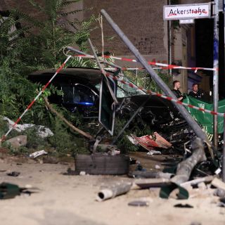 Automovilista invade banqueta en Berlín y mata a cuatro personas
