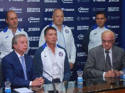 Este viernes, Victor Garcés y Alfredo Álvarez, presentaron a Robert Dante Siboldi, como nuevo director técnico de la Máquina. IMAGO7 / R. Vadillo