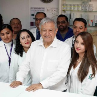 López Obrador pide destrabar recursos mineros para escuelas de SLP