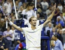 Con un tenis algo irritante, y tras casi perder el set, Medvedev hizo lo suficiente con su estilo defensivo para doblegar a Dimitrov. EFE/J. Szenes