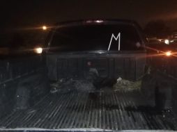 Cuando el vehículo se detiene, los oficiales solicitan el estatus de la placa delantera y son informadosque está sobrepuesta y que corresponde a un BMW modelo 2008 del estado de Ohio, EU. ESPECIAL/ Policía de Tlajomulco