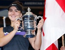 Bianca Andreescu es la primera mujer canadiense que conquistar un trofeo de Grand Slam. EFE/J. Magamblo