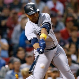 Edwin Encarnación se encarga de liquidar a los Medias Rojas