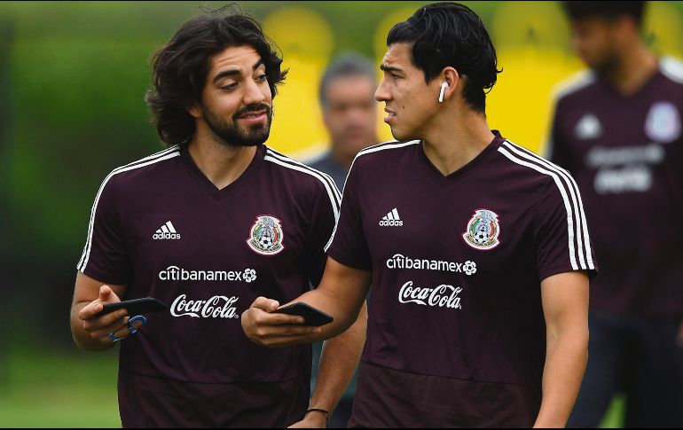 Rodolfo Pizarro (izquierda) y Érick Gutiérrez (derecha),  dos de los cinco jugadores que han dejado al conjunto mexicano en esta Fecha FIFA. IMAGO7