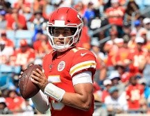 Pese a perder al wide receiver estelar Hill, Patrick Mahomes lanzó para 378 yardas. AP / S. Greenwood