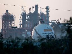 Tan solo una empresa es señalada por haber sido favorecida con 27 contratos de Pemex por un total cercano a 11 mil millones de pesos. AFP/ARCHIVO