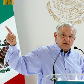 Paquete Económico aumenta a 111 mil pesos salario de AMLO para 2020