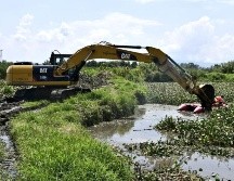 Tres personas murieron luego de ser arrastradas por la corriente que creció en el arroyo La Culebra. TWITTER / @PCJalisco