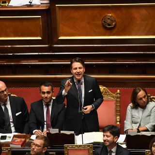 El Gobierno italiano obtiene la confianza en el Senado y es investido