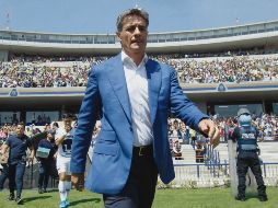 El estratega español de los Pumas vivirá su primer Clásico Capitalino en el banquillo universitario. IMAGO7