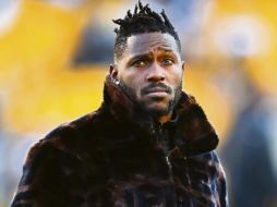 Antonio Brown respondió de inmediato a las acusaciones y dice que son falsas. AP