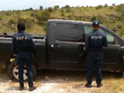 En el vehículo de los abatidos se encontraron armas de fuego largas, cortas y cargadores. TWITTER / @SeguridadGto