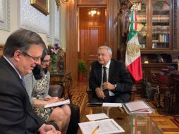 El Mandatario estuvo acompañado del titular de Relaciones Exteriores, Marcelo Ebrard. TWITTER / @lopezobrador_