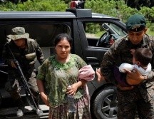 La población de El Estor convive desde la pasada semana con la presencia de cientos de soldados en su municipio desde que se decretó el estado de sitio. REUTERS