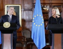 El presidente de Colombia, Iván Duque (i), y la alta representante de la Unión Europea (UE) para la Política Exterior, Federica Mogherini, ofrecen una declaración este jueves en Bogotá. EFE/M. Dueñas