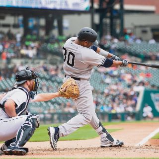 Edwin Encarnación vuelve a lesionarse