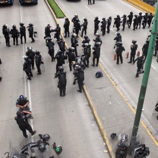 Policías Federales bloquean acceso al AICM