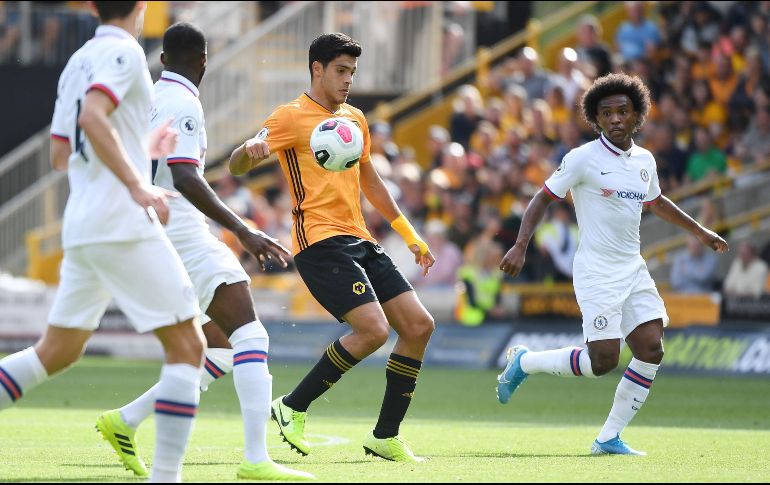 Jiménez salió de cambio al minuto 70 para ceder su lugar a Morgan Gibbs-White, en una actuación regular para el hidalguense. EFE / A. Rain