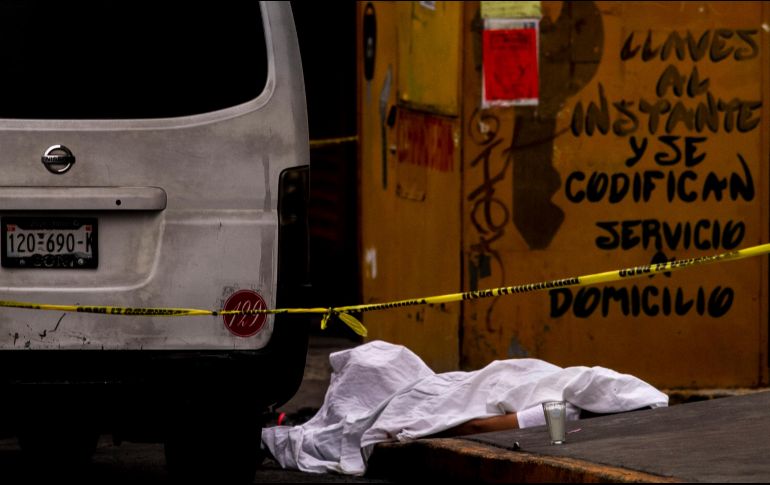Luego de haber asesinado al joven Julián Adán Rodríguez, de 19 años, tres presuntos sicarios menores de edad fueron abatidos por policías municipales luego de una persecución. NTX / ARCHIVO