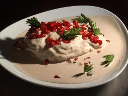 El chile en nogada contiene aproximadamente 800 kilocalorías por pieza. NTX/ARCHIVO