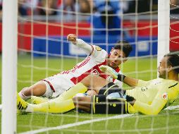 Edson (izq.) fue reemplazado al minuto 80. EFE