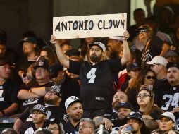 Las aficiones de Oakland y Pittsburgh tienen a Antonio Brown en mala estima por las acciones que hizo el polémico receptor en detrimento de estos dos equipos. AFP / L. Cunningham