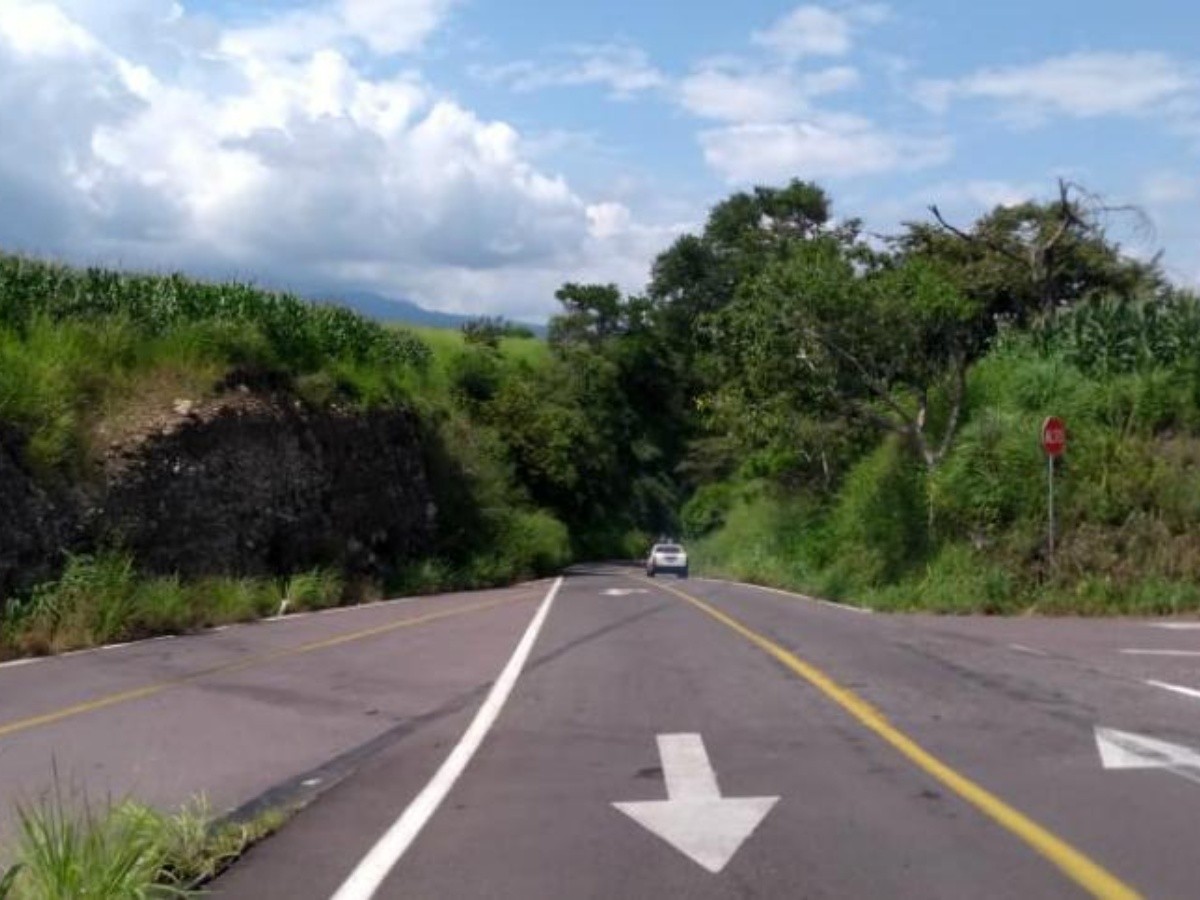  Reabren carretera Guadalajara-Colima, tras limpieza de derrumbes