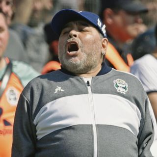 Pierde Maradona en debut