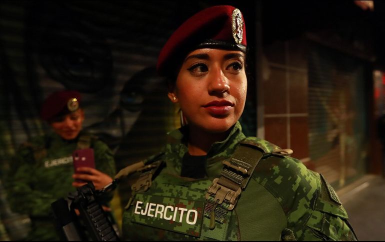 En la plancha del Zócalo ya están en formación los primeros contingentes de la Guardia Nacional, la Sedena y la Marina que encabezan el desfile. NTX / F. Estrada