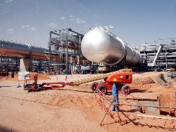 El crudo Brent de referencia en Europa aumentó en un 20% y el homólogo estadounidense WTI en un 15% a medida que abrían los intercambios de productos básicos. EFE/ A. Haider