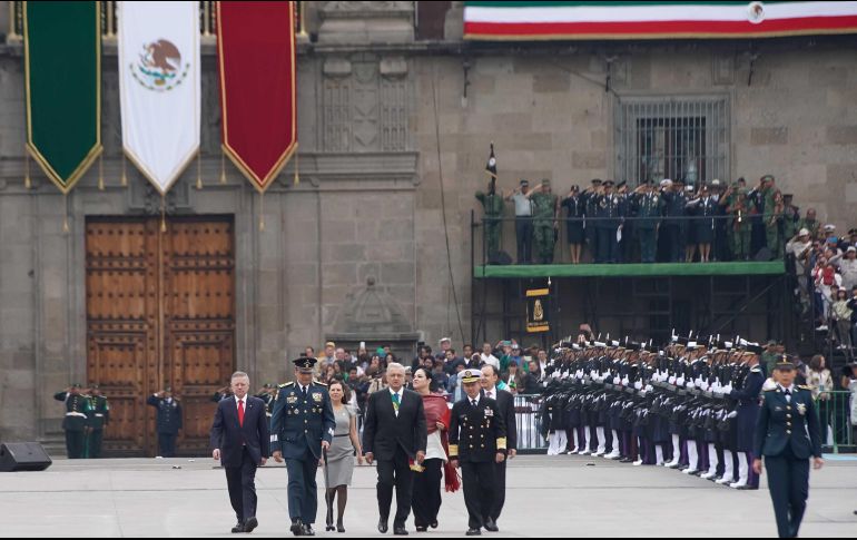 Con esta ceremonia inicia el desfile militar, el primero que preside López Obrador.. NTX / Presidencia de la República